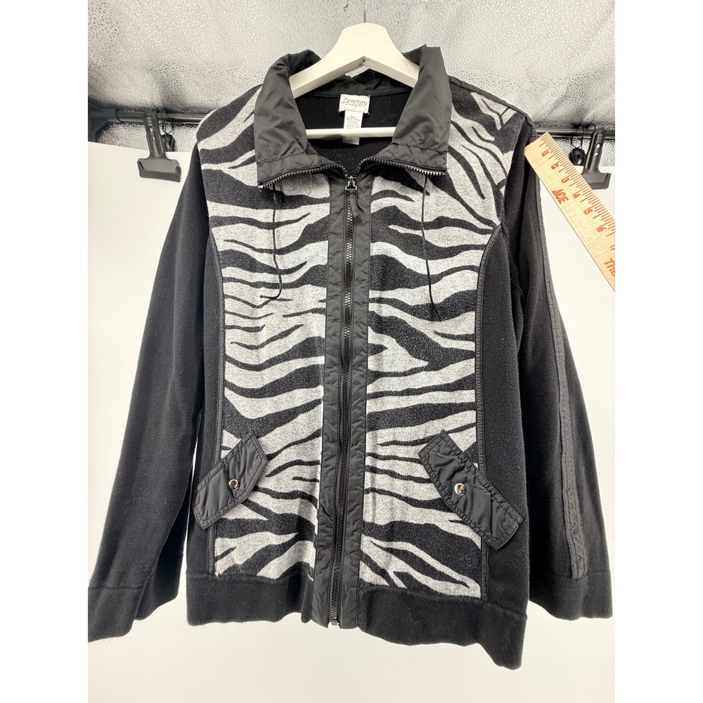 Zenergy by Chicos Womens Size 3 Black Zebra Print Full Zip Knit Jacket Mock Neck